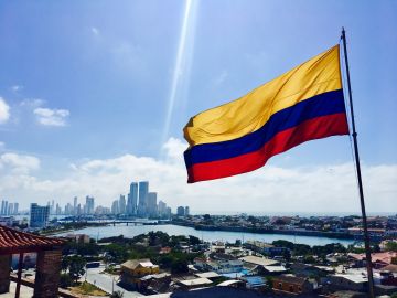 Cartagena Bandera HipLatina