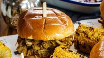 Photo: Unsplash/@sebastiancoman