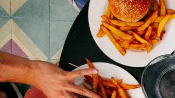 Photo: Unsplash/@danielcgold