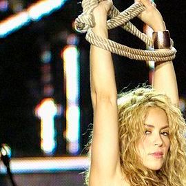 401px-Shakira_Rio_02