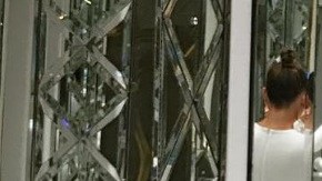 Jennifer Lopez selfie