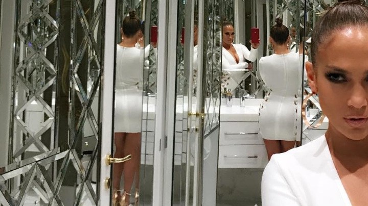 Jennifer Lopez selfie