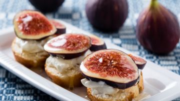 This Fig, Goat Cheese and Honey Crostini is Your Next Favorite App HipLatina