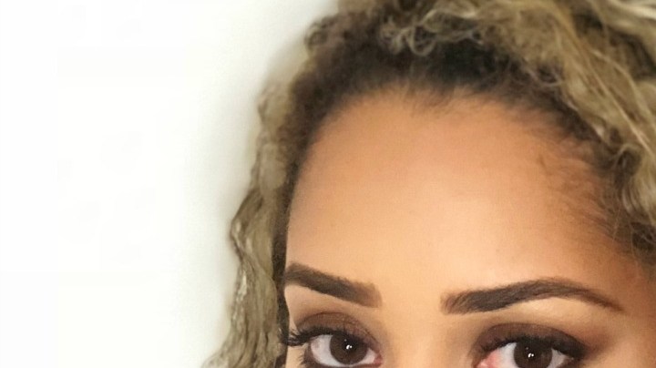 Repairing heat-damaged curls