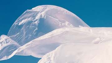 Photo: Unsplash/@karinatess