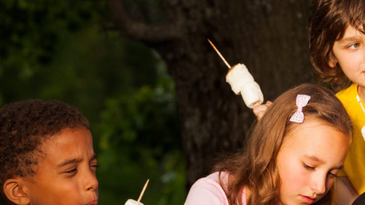 Spying on kids camping Hiplatina