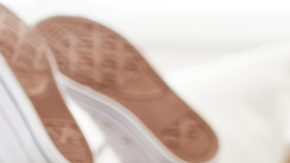 Kids learning to read with comics HipLatina