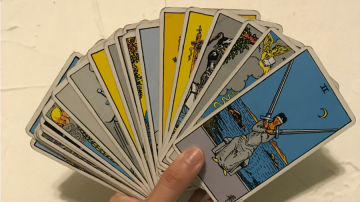 How To Read Tarot Cards HipLatina
