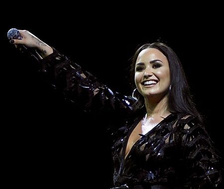 Demi Lovato & Luis Fonsi Drop Bilingual Duet Echame La Culpa & SIZZLE In  Video 