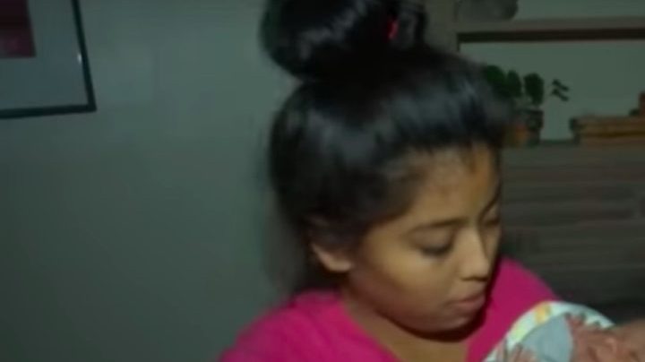 woman gives birth in the