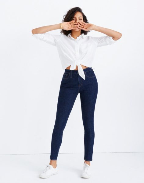 10 Stylish Jeans That Won’t Give You Pesky Back Gap - HipLatina