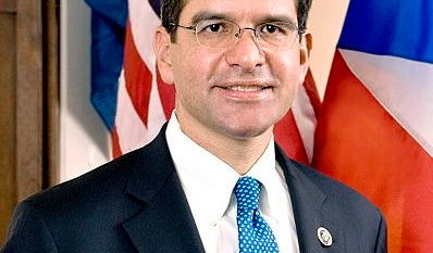 Photo: Wikimedia/Official site of Resident Commissioner of Puerto Rico Pedro Pierluisi
Trabajo derivado: Coronades (talk)