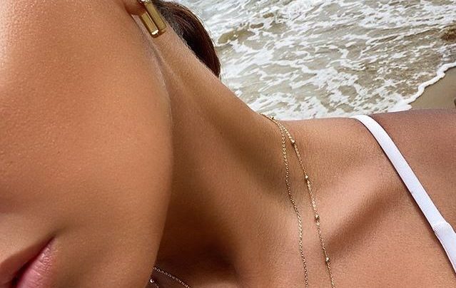 Photo: Instagram/adriennebailon