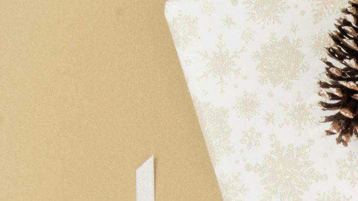 How to Increase Your Net Worth While Holiday Shopping