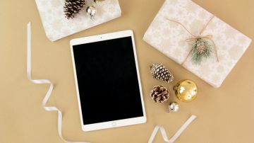 How to Increase Your Net Worth While Holiday Shopping