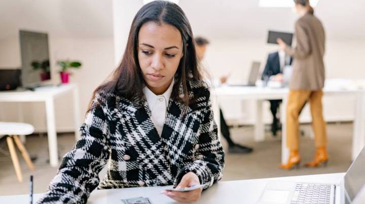 Latinas financial barriers